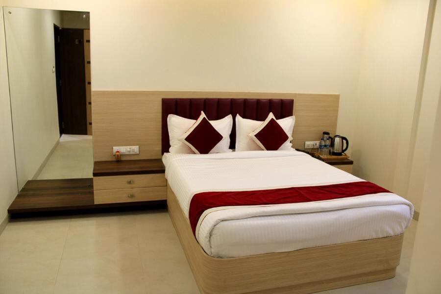 Hotel Saineel מומביי מראה חיצוני תמונה
